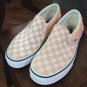 Slip-on coral pink checkerboard vans